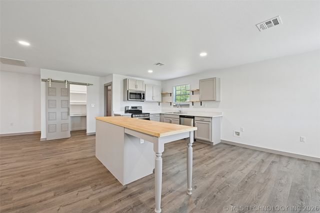 20976 E 65th Street S, Broken Arrow, OK 74014