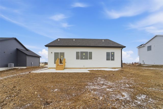 403 Varley Lane, Stuart, IA 50250