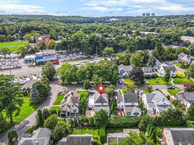 7 Highmeadow Road, Manhasset, NY 11030
