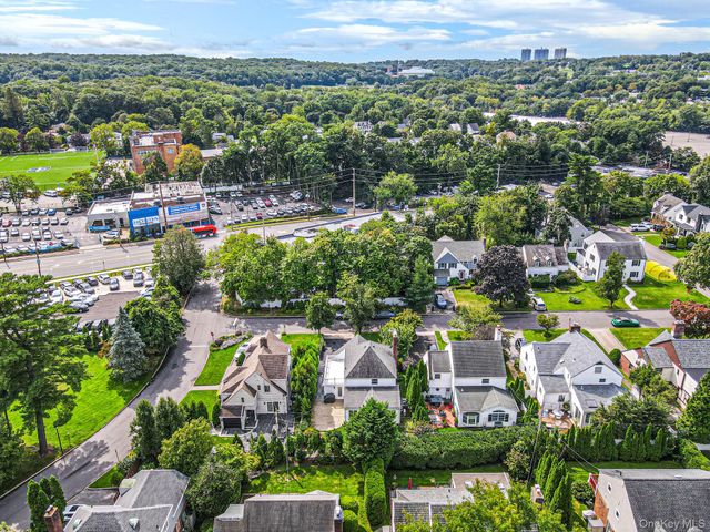 7 Highmeadow Road, Manhasset, NY 11030