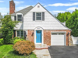 7 Highmeadow Road, Manhasset, NY 11030