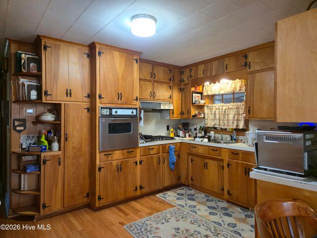 1221 Crescent Drive, Elizabeth City, NC 27909