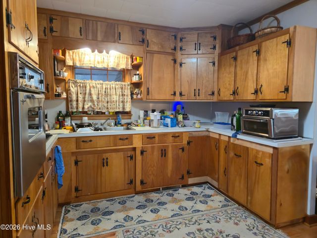 1221 Crescent Drive, Elizabeth City, NC 27909