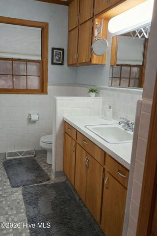 1221 Crescent Drive, Elizabeth City, NC 27909