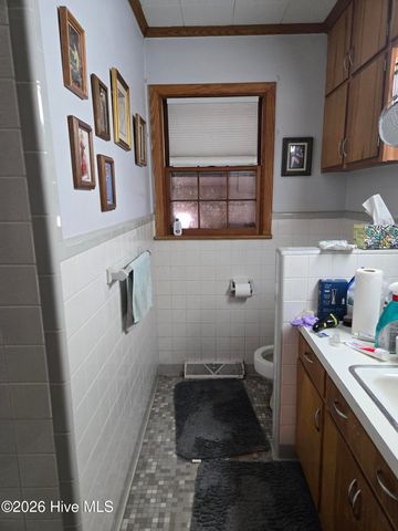1221 Crescent Drive, Elizabeth City, NC 27909