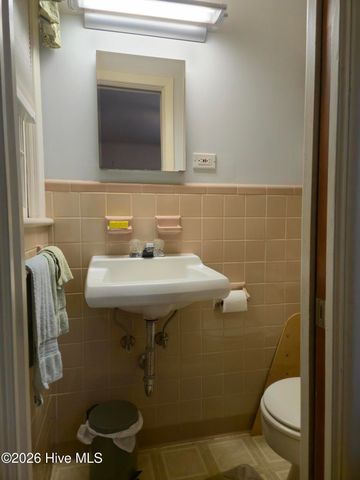 1221 Crescent Drive, Elizabeth City, NC 27909