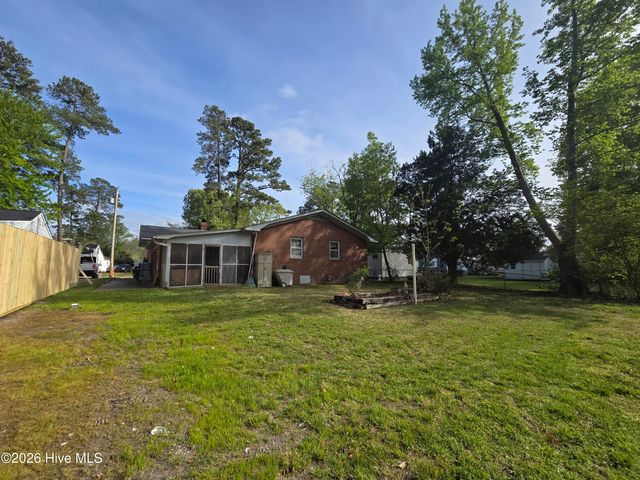 1221 Crescent Drive, Elizabeth City, NC 27909