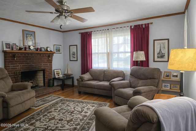 1221 Crescent Drive, Elizabeth City, NC 27909