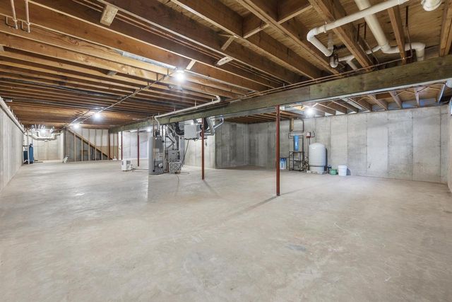 N9101 HASS ROAD, Van Dyne, WI 54979