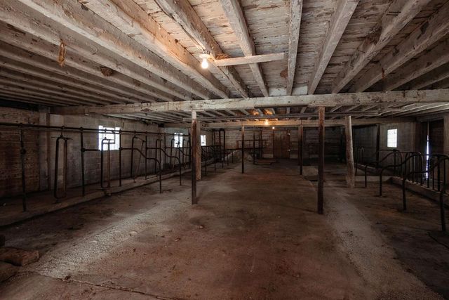 N9101 HASS ROAD, Van Dyne, WI 54979