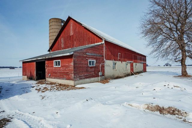 N9101 HASS ROAD, Van Dyne, WI 54979