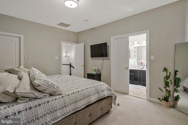 10613 BRISTOW STATION DR, Bristow, VA 20136
