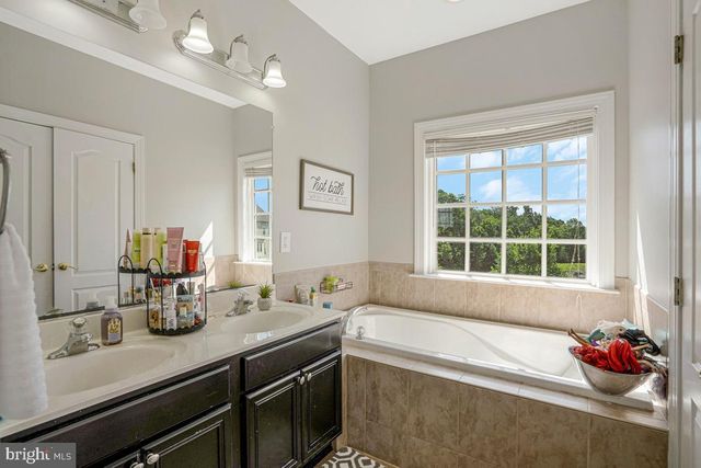 10613 BRISTOW STATION DR, Bristow, VA 20136