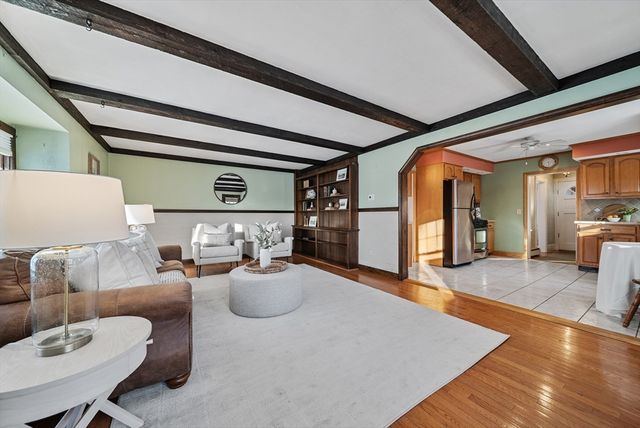 27 Vernon St, Haverhill, MA 01835