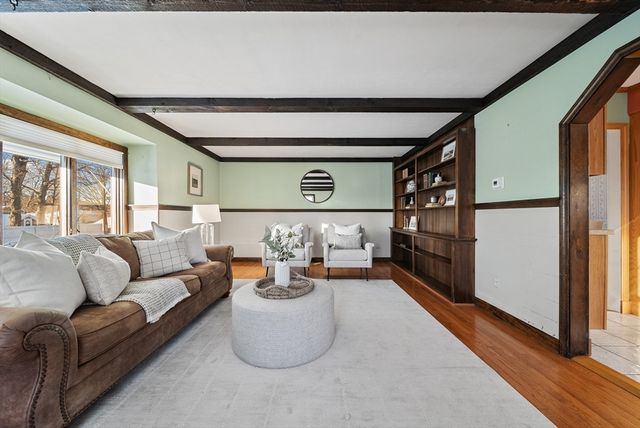 27 Vernon St, Haverhill, MA 01835