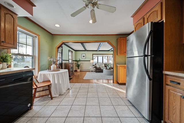 27 Vernon St, Haverhill, MA 01835