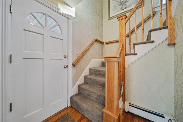 27 Vernon St, Haverhill, MA 01835