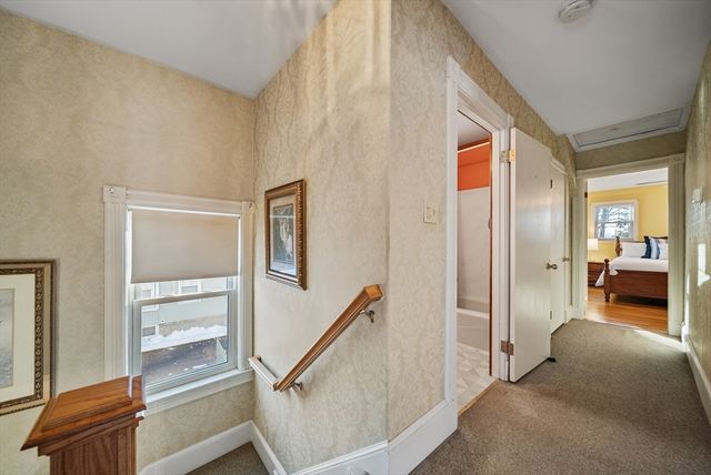 27 Vernon St, Haverhill, MA 01835