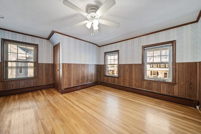 27 Vernon St, Haverhill, MA 01835