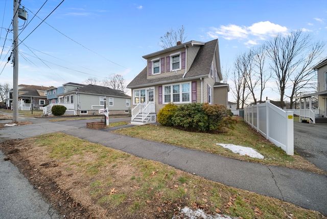 27 Vernon St, Haverhill, MA 01835
