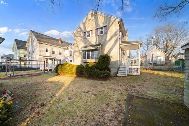 27 Vernon St, Haverhill, MA 01835