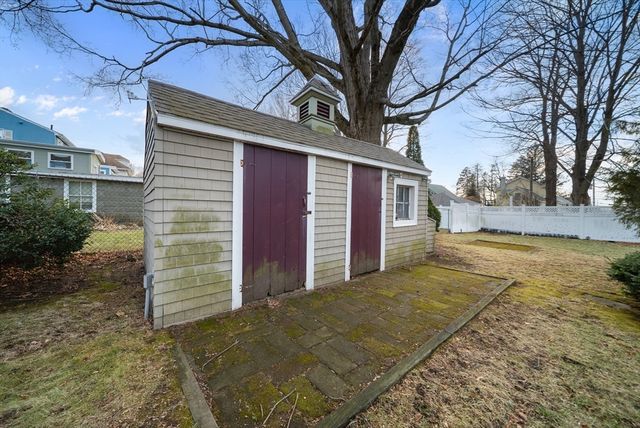 27 Vernon St, Haverhill, MA 01835