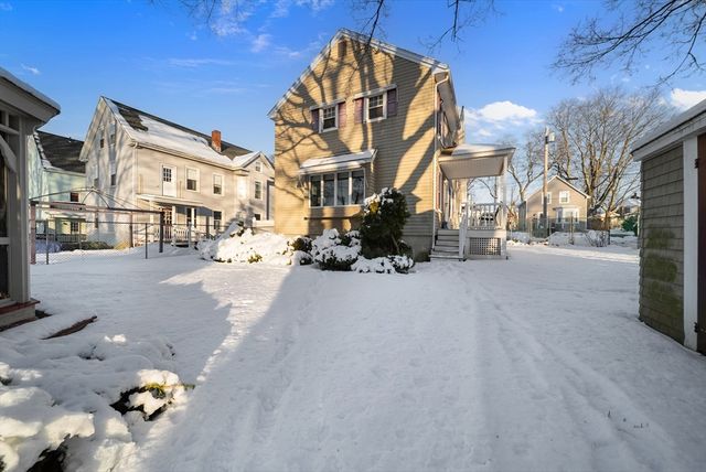 27 Vernon St, Haverhill, MA 01835