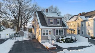 27 Vernon St, Haverhill, MA 01835