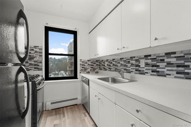 77 Carpenter Avenue 4T, Mount Kisco, NY 10549