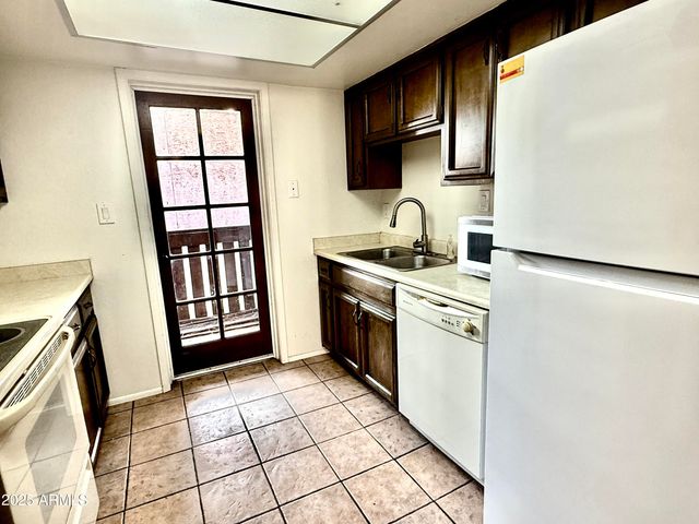 1927 E HAMPTON Avenue 260, Mesa, AZ 85204