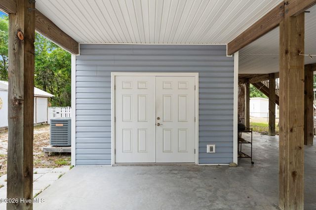 133 NE 3rd Street, Oak Island, NC 28465