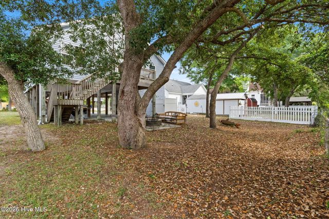 133 NE 3rd Street, Oak Island, NC 28465