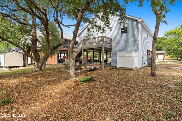 133 NE 3rd Street, Oak Island, NC 28465