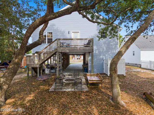 133 NE 3rd Street, Oak Island, NC 28465