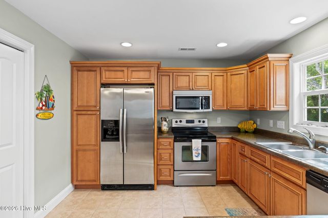 133 NE 3rd Street, Oak Island, NC 28465