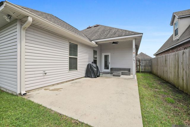 1022 Gentle Wind Dr, Baton Rouge, LA 70820