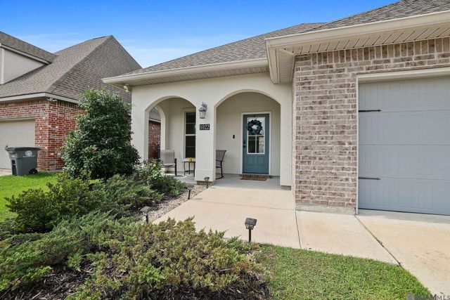1022 Gentle Wind Dr, Baton Rouge, LA 70820