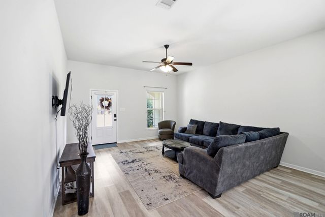 1022 Gentle Wind Dr, Baton Rouge, LA 70820