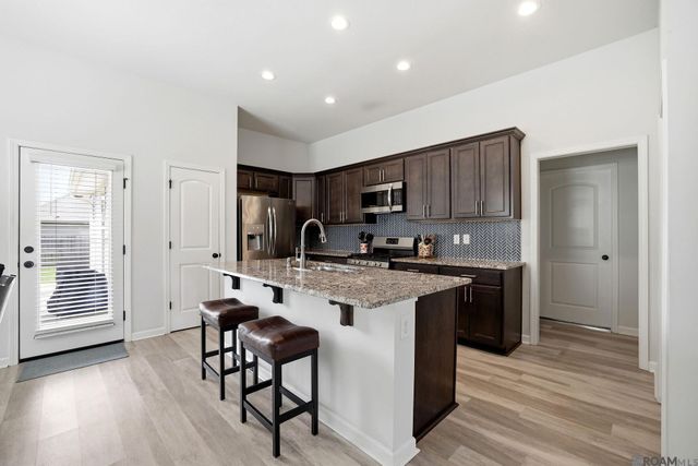 1022 Gentle Wind Dr, Baton Rouge, LA 70820