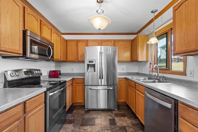 120 Thomas Road, Reedsburg, WI 53959