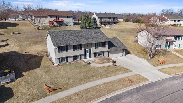 120 Thomas Road, Reedsburg, WI 53959