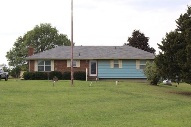 21409 McLouth Road, Mclouth, KS 66054