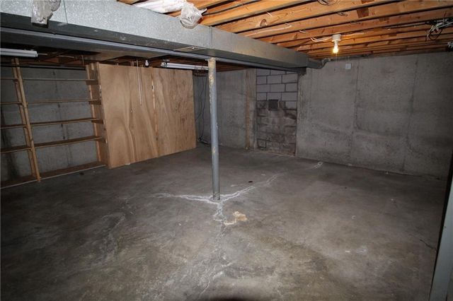 21409 McLouth Road, Mclouth, KS 66054