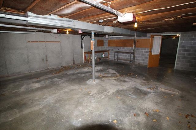 21409 McLouth Road, Mclouth, KS 66054