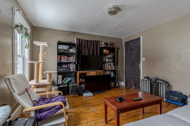 43 6th St Unit A, Dover, NH 03820