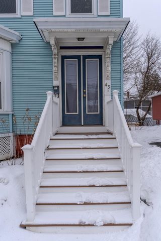 43 6th St Unit A, Dover, NH 03820