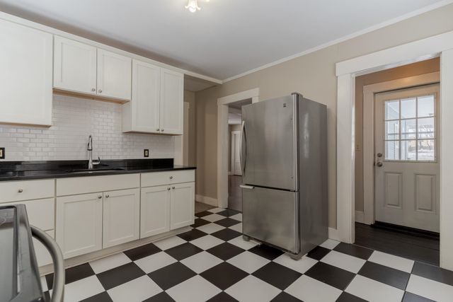 43 6th St Unit A, Dover, NH 03820