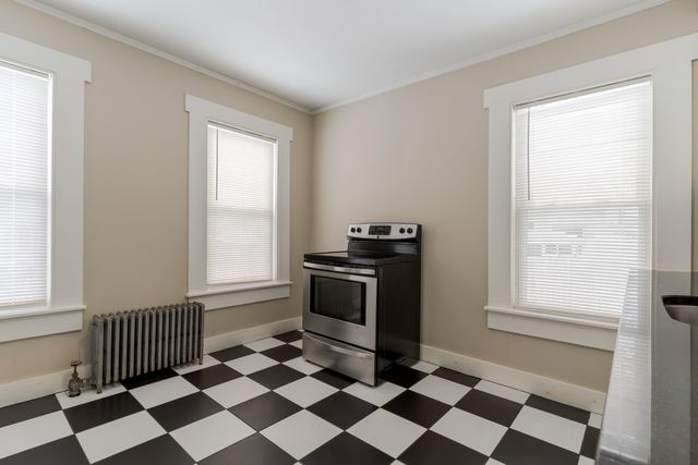 43 6th St Unit A, Dover, NH 03820