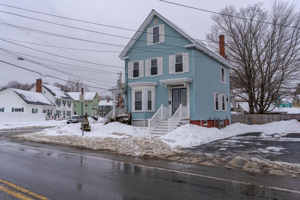 43 6th St Unit A, Dover, NH 03820