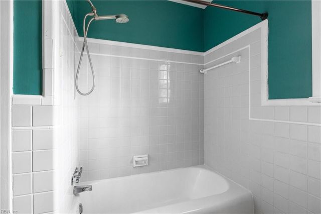 5712 Oak Terrace DR, Virginia Beach, VA 23464